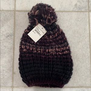 KNIT POM HAT